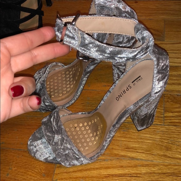 Suede Ankle Belt Heels Size 6.5 - Picture 2 of 3